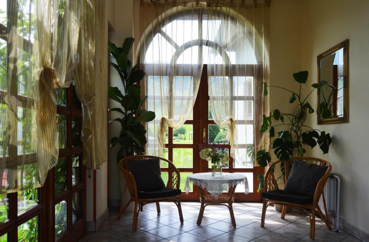 Motel Gombas Ngoại thất bức ảnh