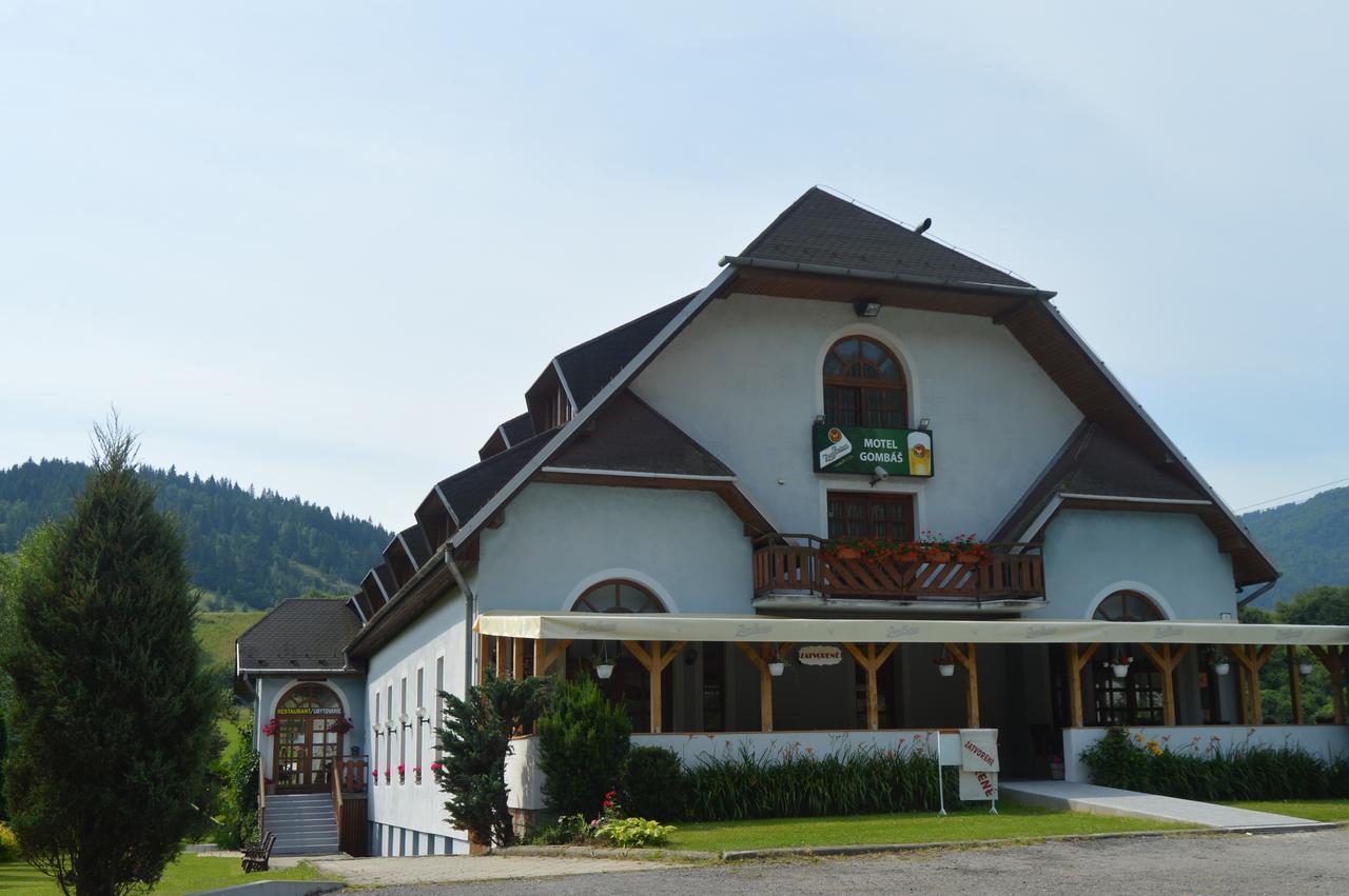 Motel Gombas Ngoại thất bức ảnh